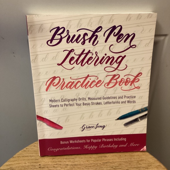 Brush Pen Lettering Practice Book: Modern Calligraphy Drills, Measured Guideline - Picture 1 of 2